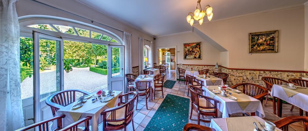 Landhotel Schwarzer Adler Suelzetal Экстерьер фото